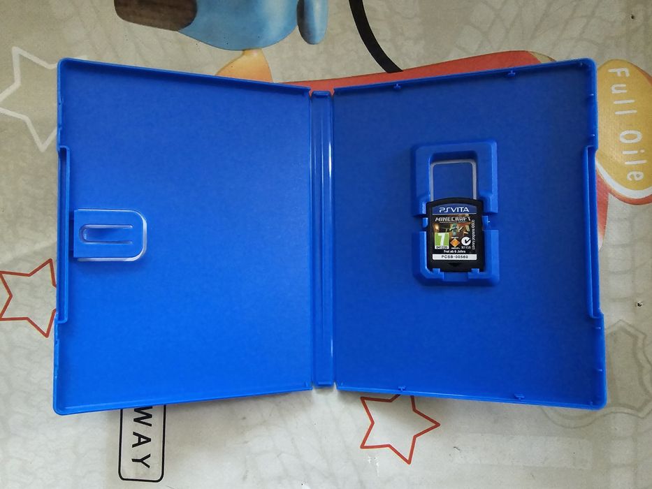 Vând Minecraft, lego movie, batman 3 pentru playstation ps vita