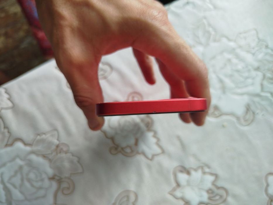 Продается айфон 12 red