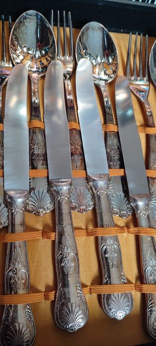 Дълбоко посребрени прибори за хранене