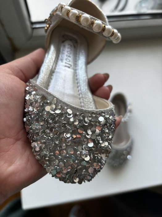 Продам детские туфельки