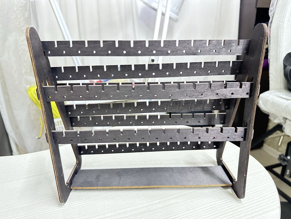 Подставка деревянная под серьги