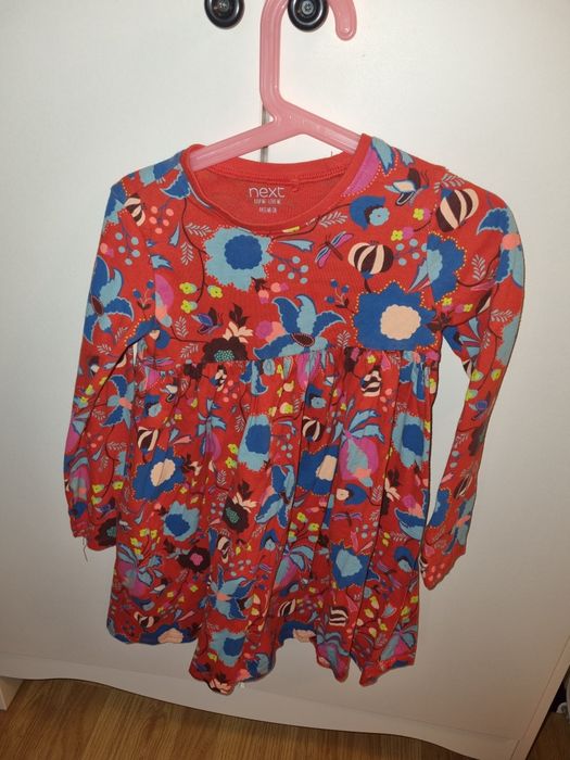 Rochite NEXT  mărimea 5-6 ani si pulover Next 4-5 ani