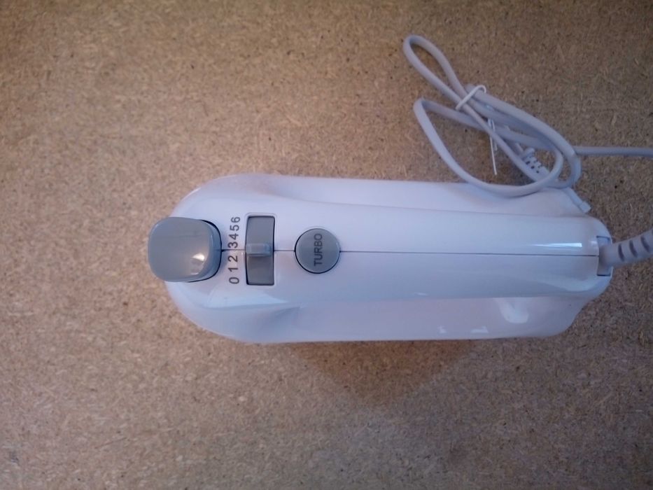 Mixer de mână Aro HM3019N cu accesorii