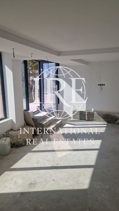 Продава се Къща в Варна, м-т Акчелар - 430 кв.м за 1745 €/кв.м - Снимка #4