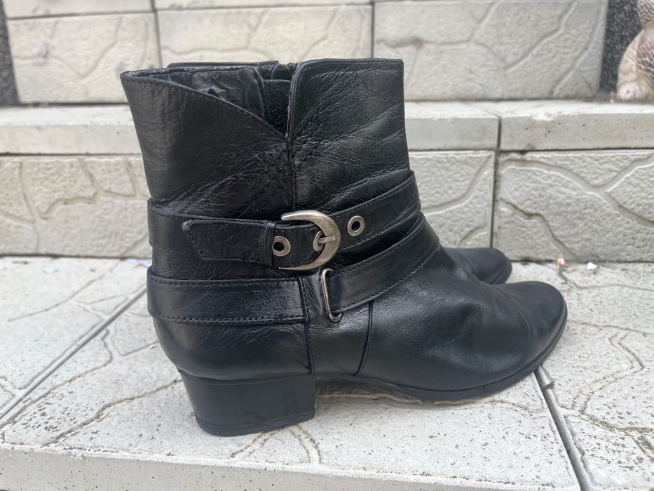 Дамски боти от естествена кожа