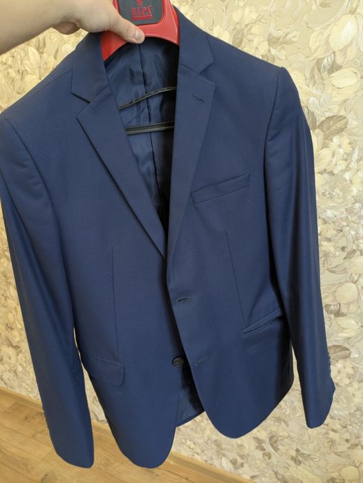 Продам мужской классический костюм
