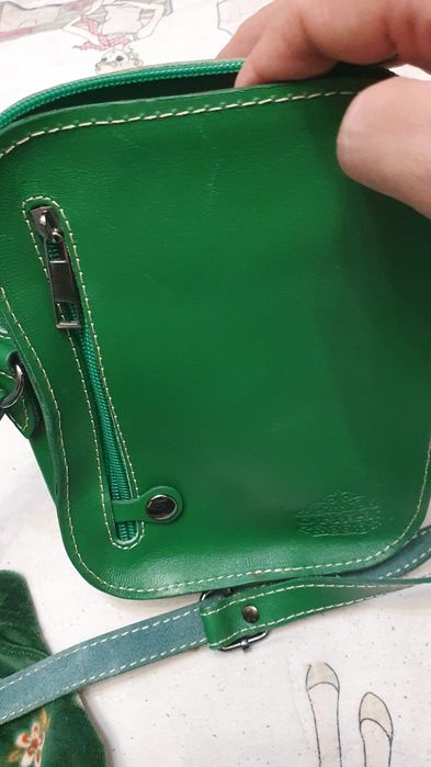 Продам кожаную сумочку с нац арнаментом.