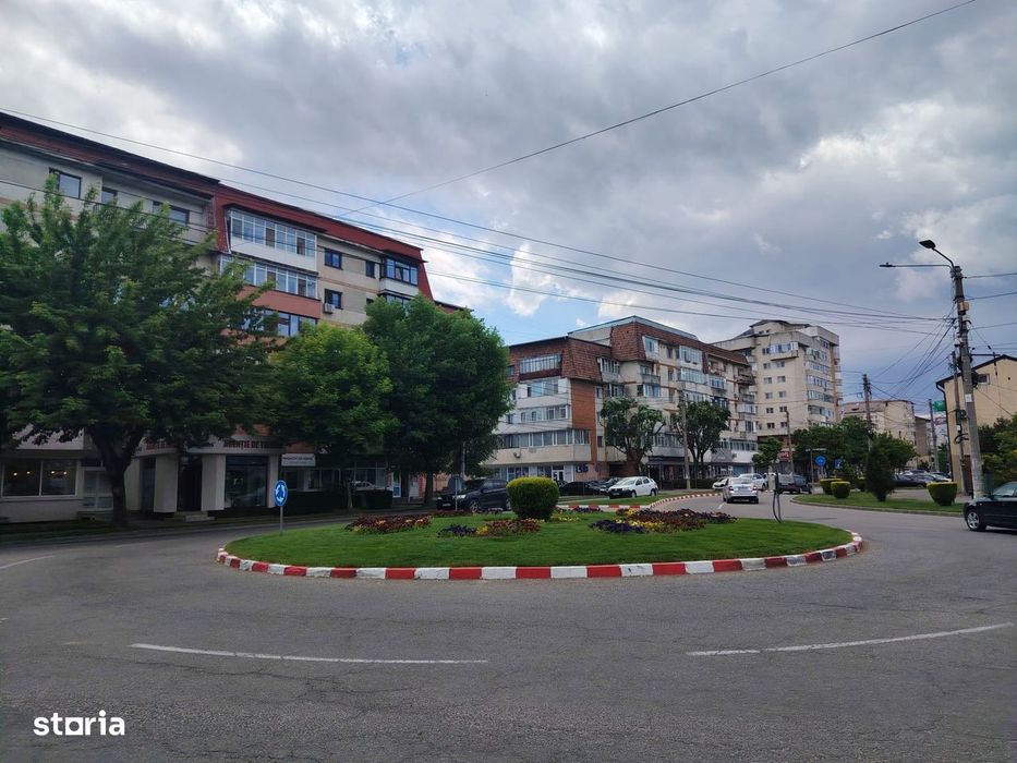 Apartament nemobilat cu 3 camere -zona RAGC.