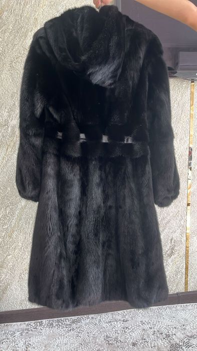 Продам норковую шубу