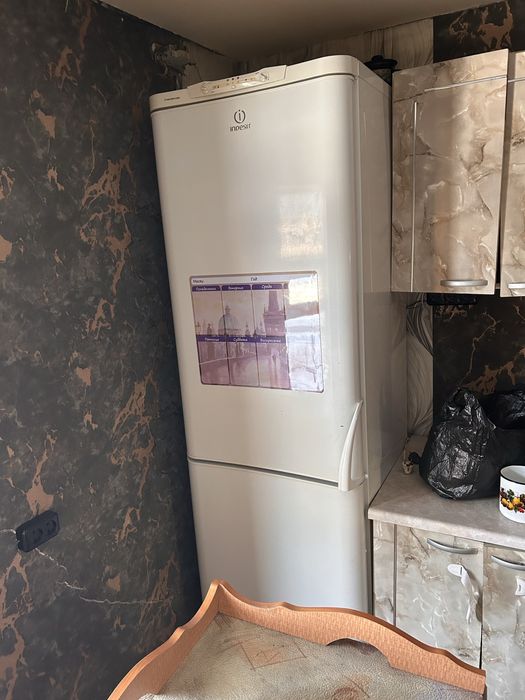Продам холодильник
