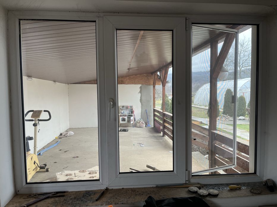 Vand usa dubla  si doua ferestre termopan