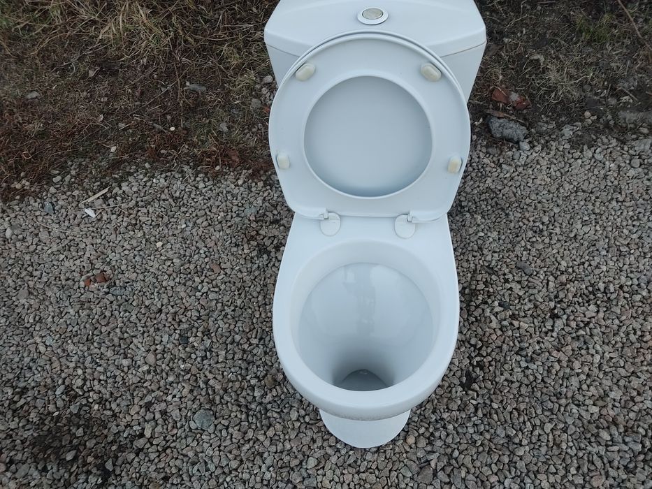 Унитаз с бочком.