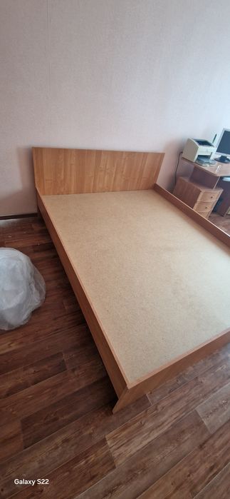 Кровать двуспальная