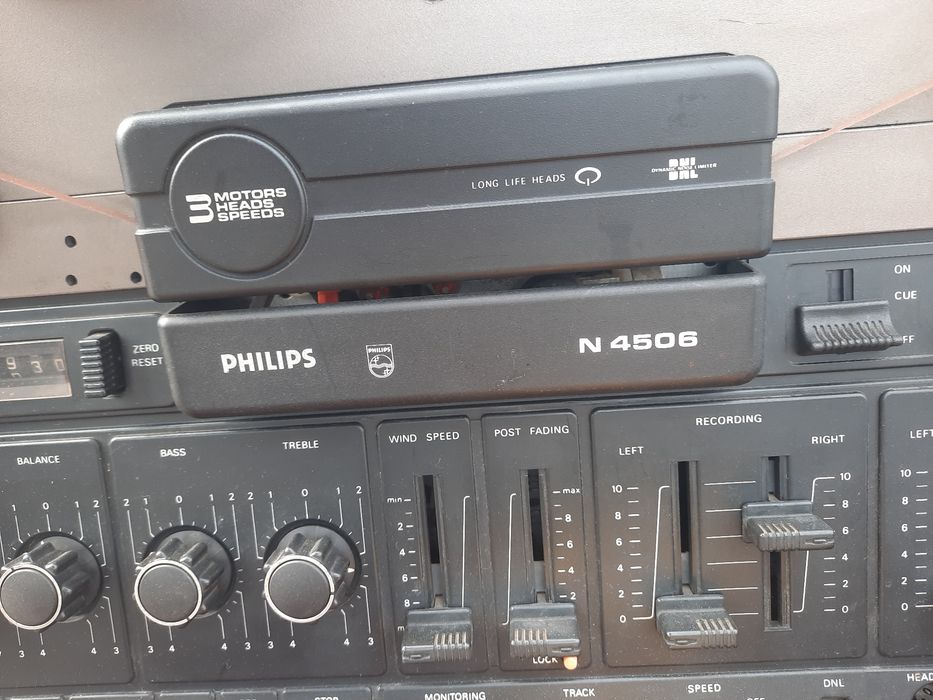 Vind magnetofon philips N 4506