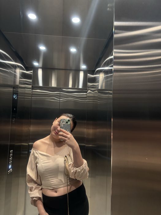 Кофта с открытими плеячами