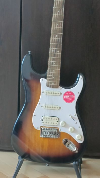Chit.Squier by Fender