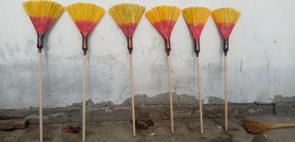 Журоп сотилади (супурги)