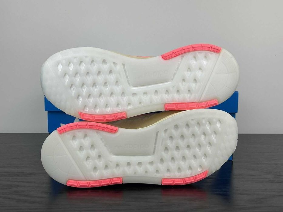 Оригинални спортни обувки ADIDAS NMD V3 размер  EU38