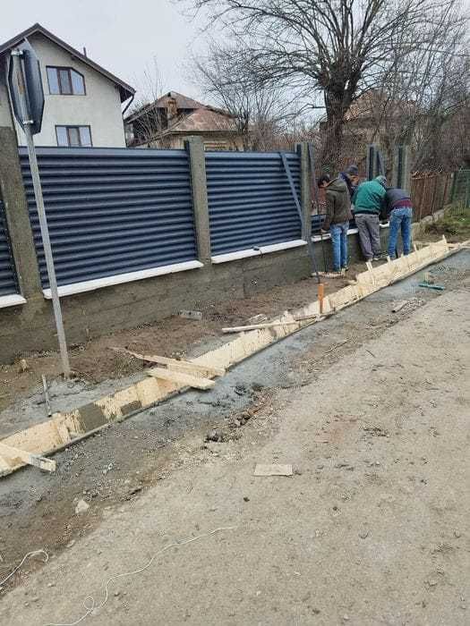 Garduri si porti din panou stil jaluzele si alte modele disponibile