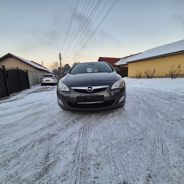 Opel Astra J ,diesel ,110 CP ,euro 5 , navi , Garantie ,Germania ,2011