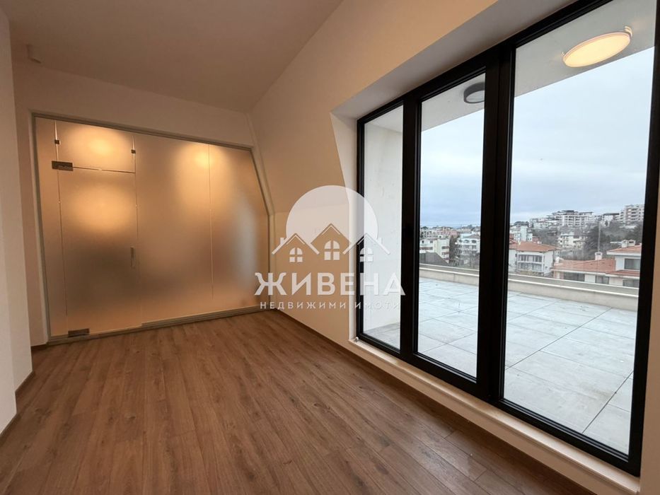 Продава уникален 4-стаен апартамент, пентхаус,  к.к. Св.Св. Константи