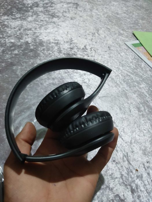 P47 naushnik holati zoʻr 1-2 kun ishlatilgan  bukiladigan