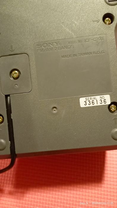 Ceas digital cu radio  Sony ICF C1 si ICF C703