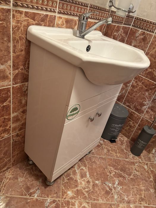 Шкаф за баня -водоустойчив