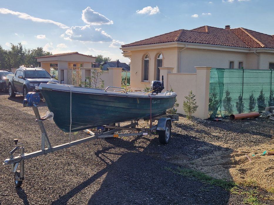 De vanzare barca River 510 cu motor 20 cp,peridoc