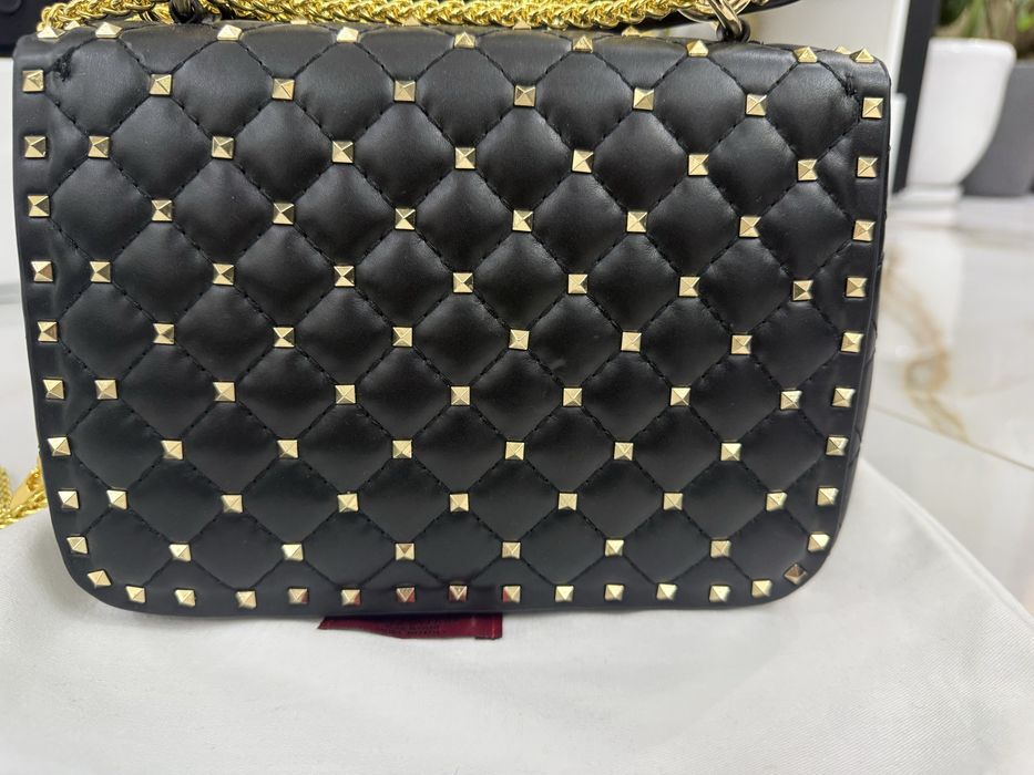 Нова чанта Valentino Garavani