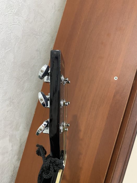 Продам гитару в отлином состоянии