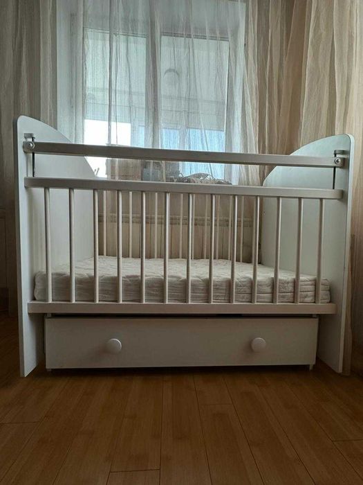 Продам детскую кроватку б/у