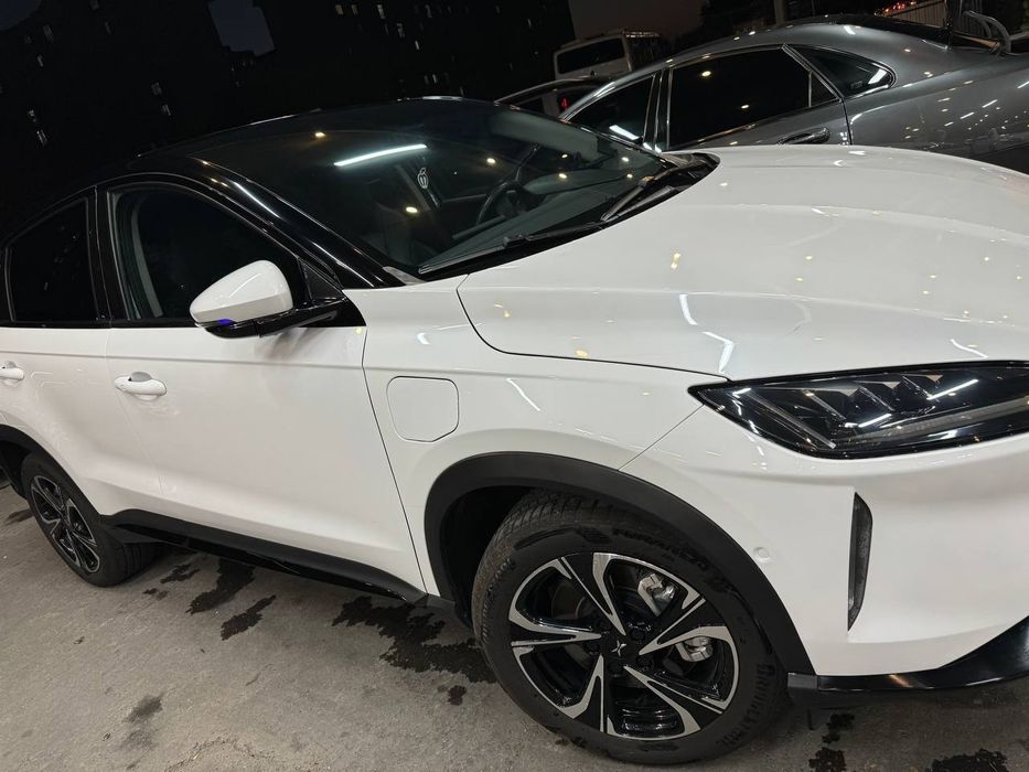 Xpeng g3 520,  2021 йил 4 та янги балон, олди ва томи броний плёнка,