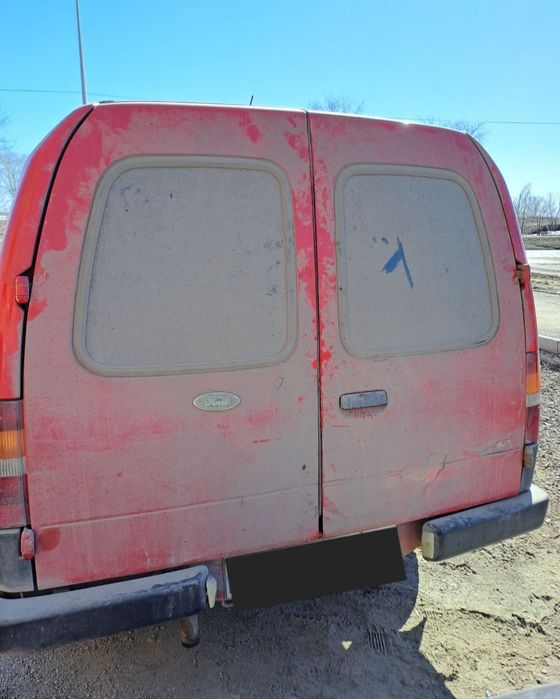 Продам машину  форд