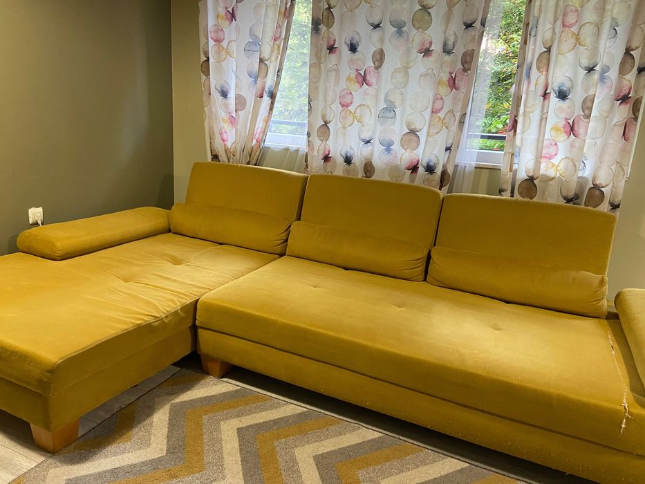 Диван в цвят горчица