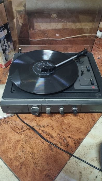 Pick-up Diamond style.  1978+Hans Christian Andersen disc