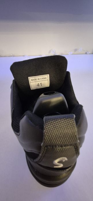 Обувки( маратонки) за танци