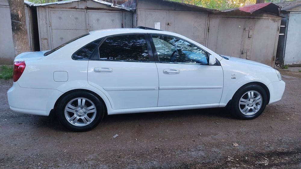 Srochno lasetti sotiladi karobka avtomat