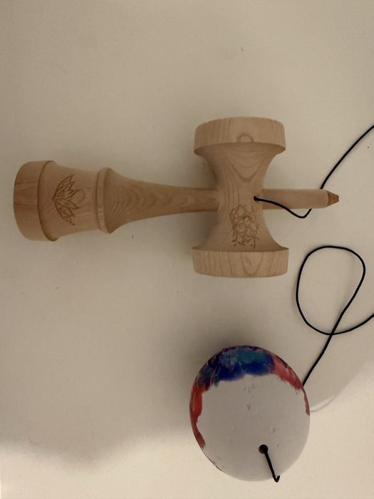 Kendama Lotus+sweets