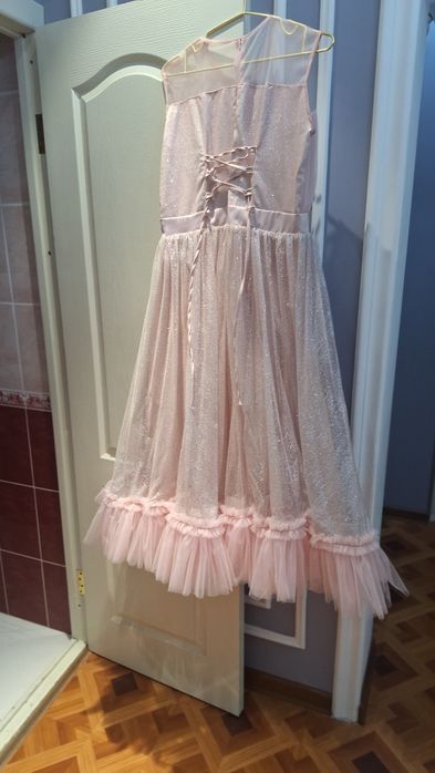 Срочно продаётся брендовое платье