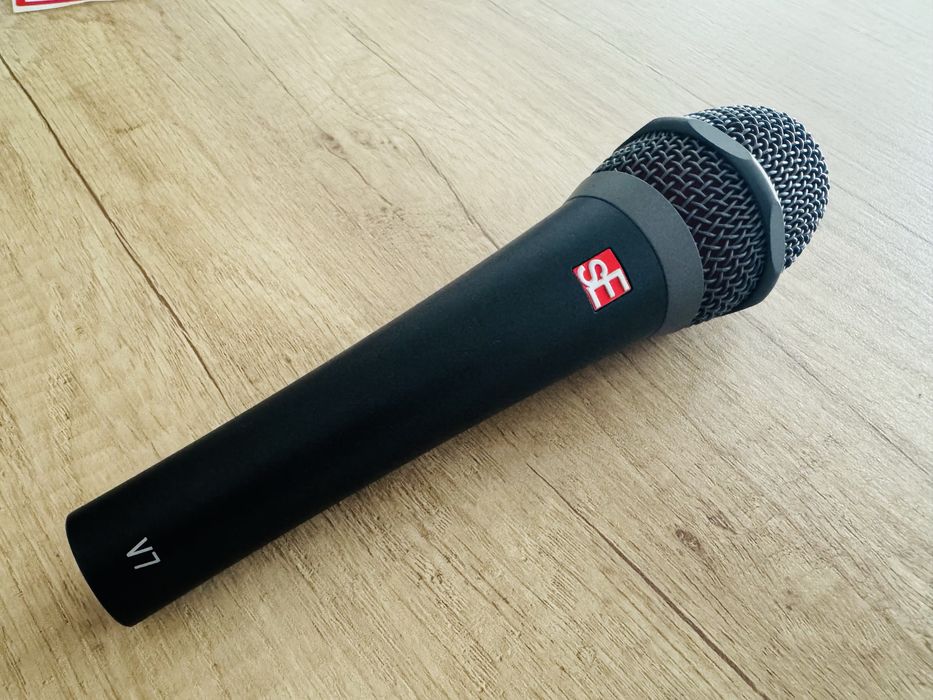 Вокален микрофон sE V7, като НОВ!
