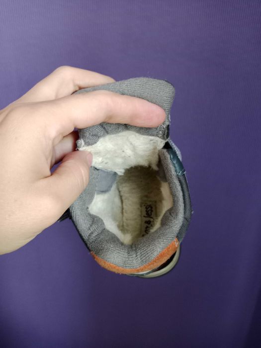 Продам ботинки демисезонные и кеды для мальчика