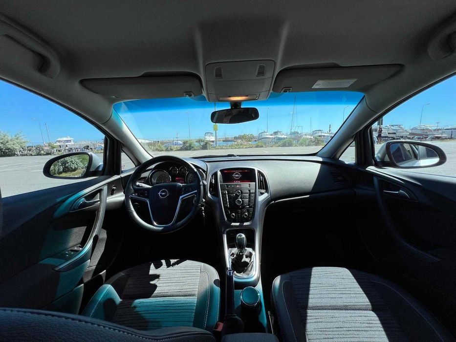 Opel astra J / 1.6 Benzina / 14000 km / primul proprietar