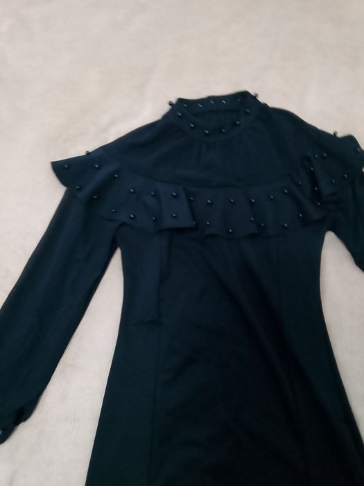 Продам 4 женских платья