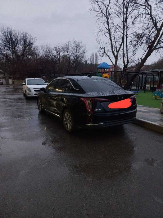 Hongqi E-Q5M Black