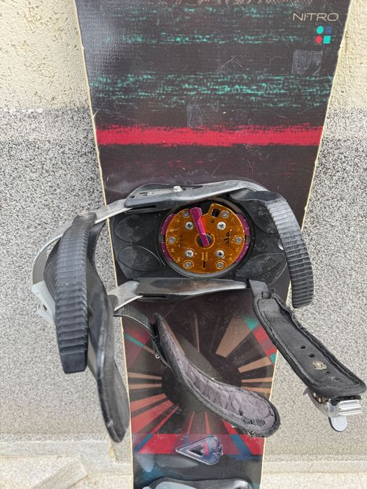 Snowboard 152 + legaturi