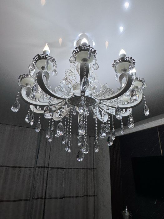 Люстра  и 2 бра в зал