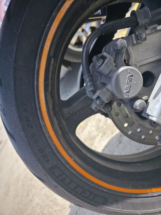 Vând motocicleta Honda Hornet cb600