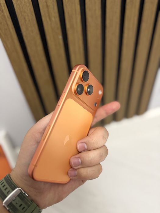 IPhone 17 pro orange