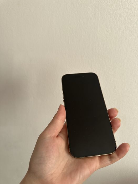 Продам Айфон 14про